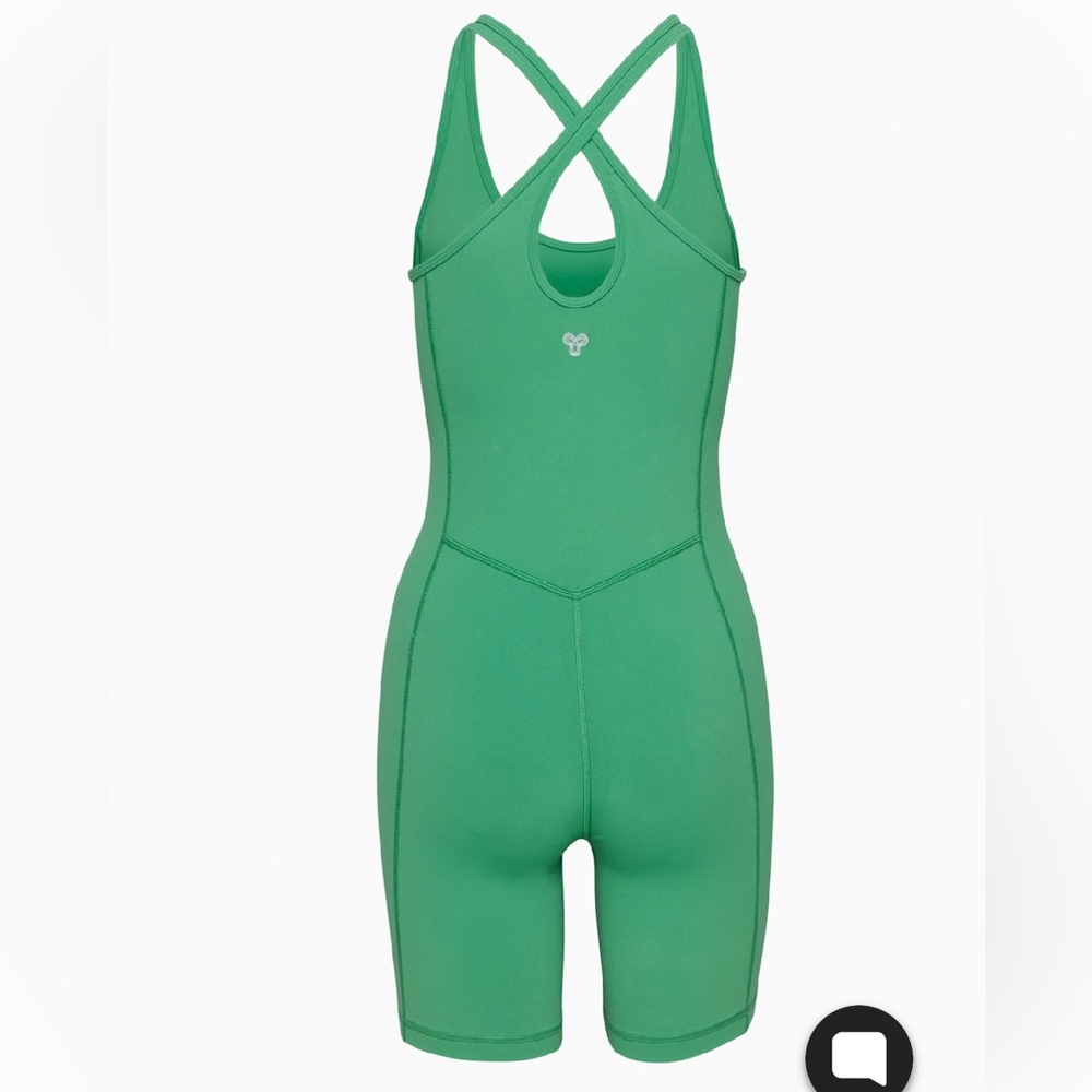 💚 NWT Aritzia TnaLIFE™ Surge Romper Cross-back RARE COLOR Green 😍 - Picture 4 of 11